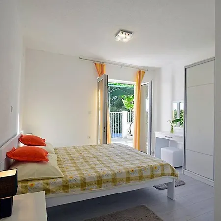 Dinka Milicic Daire Hvar Town