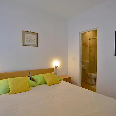 Apartment Dinka Milicic *