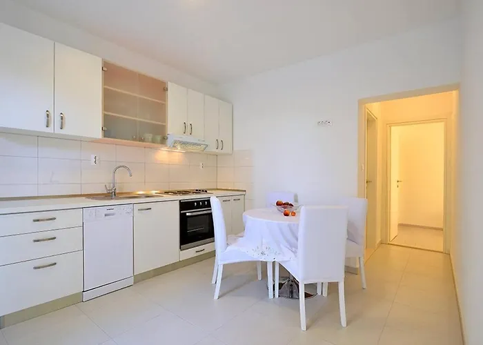 Apartment Dinka Milicic *