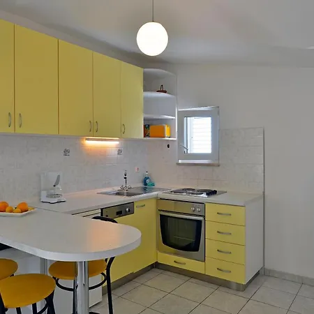 Apartment Dinka Milicic *